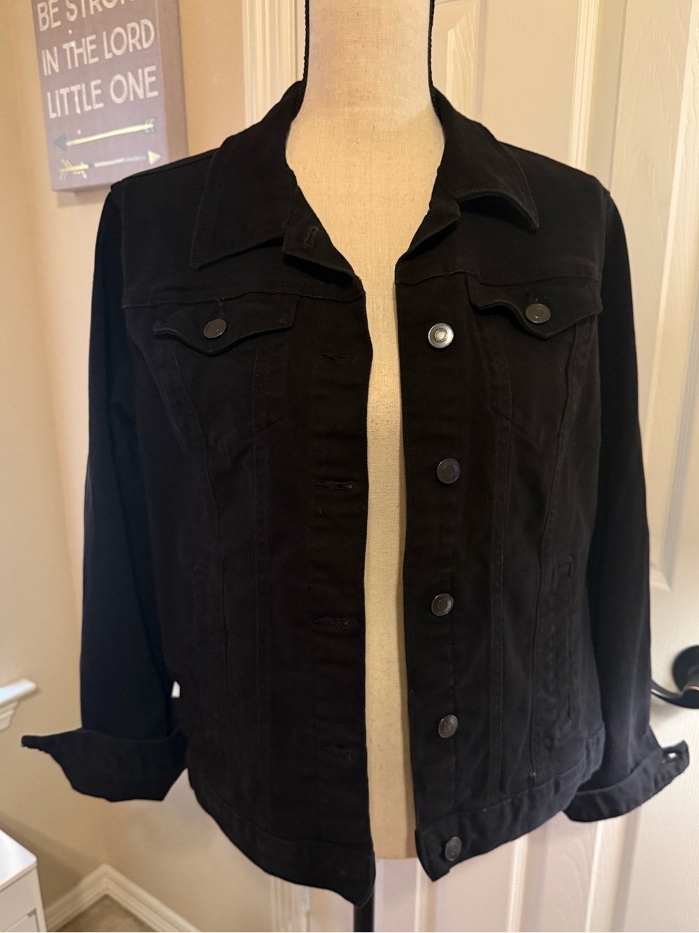 Time and Tru Black Womens Denim Jacket. Size 14